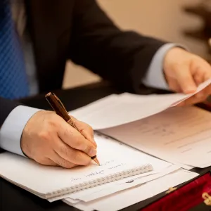 No enfrente solo un conflicto legal complejo